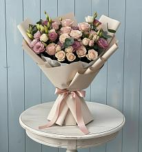 Букет цветов из:  Розы и Лизиантусы в Новозавидовский