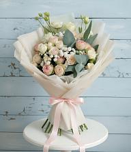 Букет цветов из:  Розы и Лизиантусы в Новозавидовский