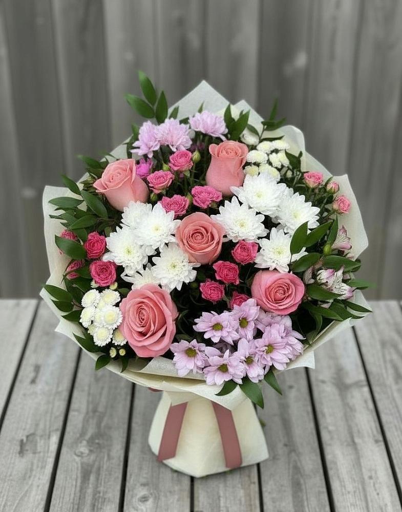Букет цветов из: Альстромерии, Гвоздики, Розы и Хризантемы в Новозавидовский