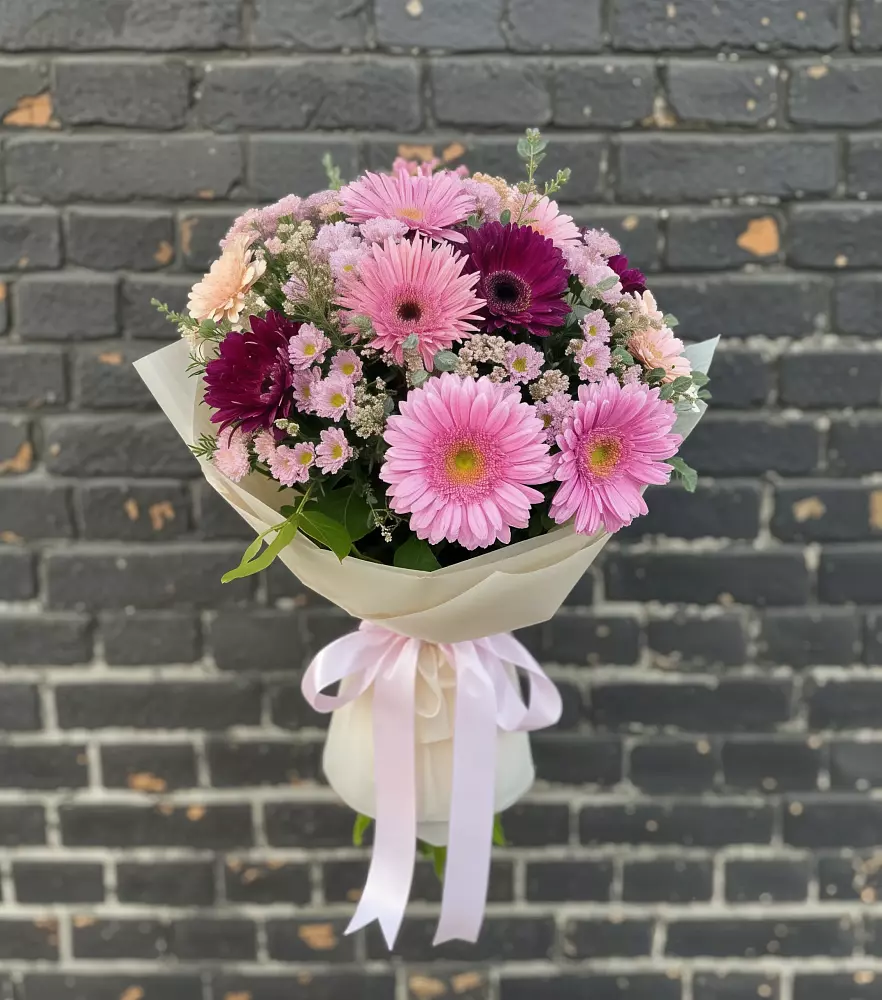 Букет цветов из: Герберы и Хризантемы в Новозавидовский