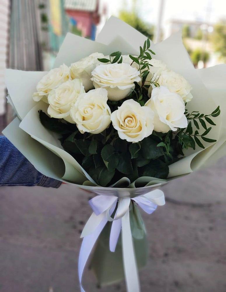 Букет Белые розы Проуд в Новозавидовский