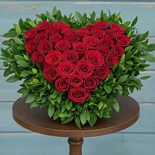 Цветочная композиция из Розы в виде сердца в Новозавидовский