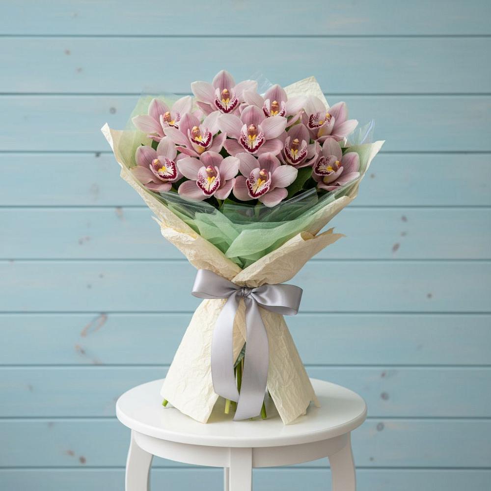 Букет цветов из: Орхидеи и Розы в Новозавидовский