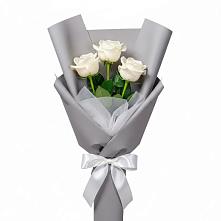 Букет 3 белые розы в Новозавидовский