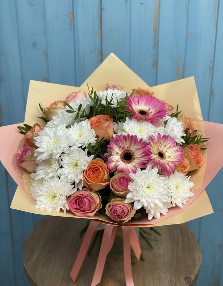 Букет цветов из: Розы, Герберы и Хризантемы в Новозавидовский