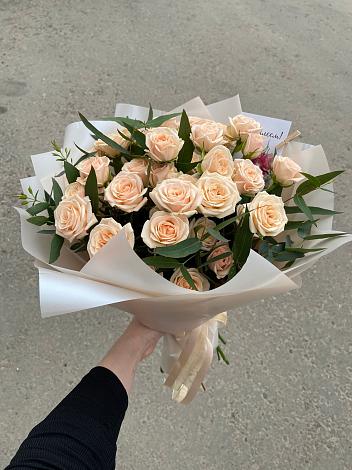 Букет Кремовые розы Латте в Новозавидовский