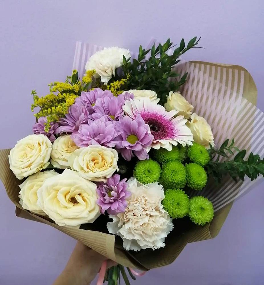 Букет цветов из: Хризантемы, Розы, Гвоздики и Герберы в Новозавидовский