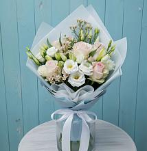 Букет цветов из:  Розы и Лизиантусы в Новозавидовский