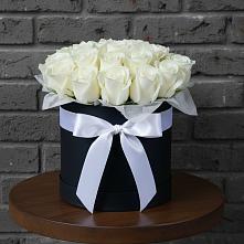 Цветочная композиция из Розы в шляпной коробке в Новозавидовский