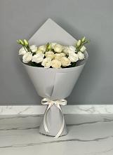 Букет цветов из:  Розы и Лизиантусы в Новозавидовский